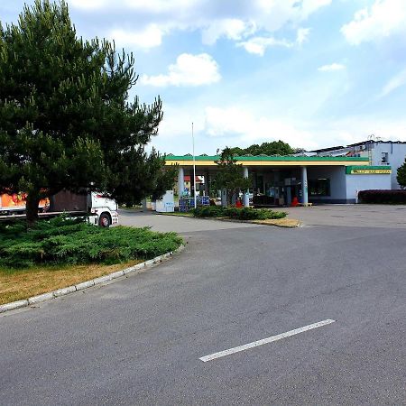 Motel Na Stacji Paliw Ustronie Morskie Buitenkant foto